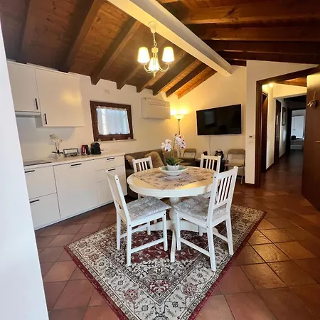 Attico Castelvecchio 公寓